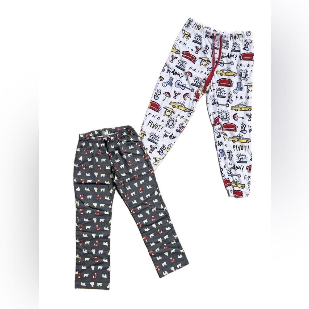 Old navy Christmas & friends themed women’s pajama set size small